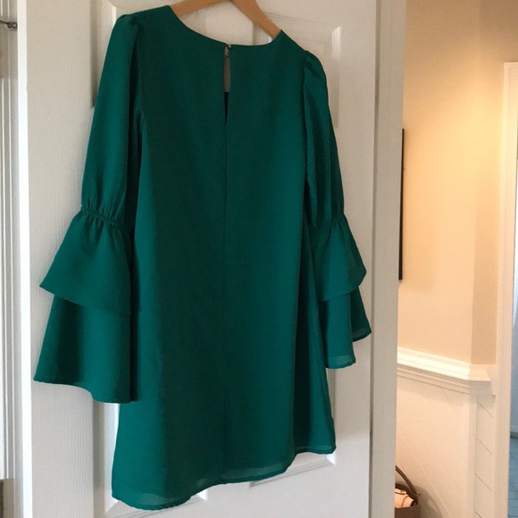 NWOT Emerald Green Bell Sleeve Dress - Picture 5 of 5